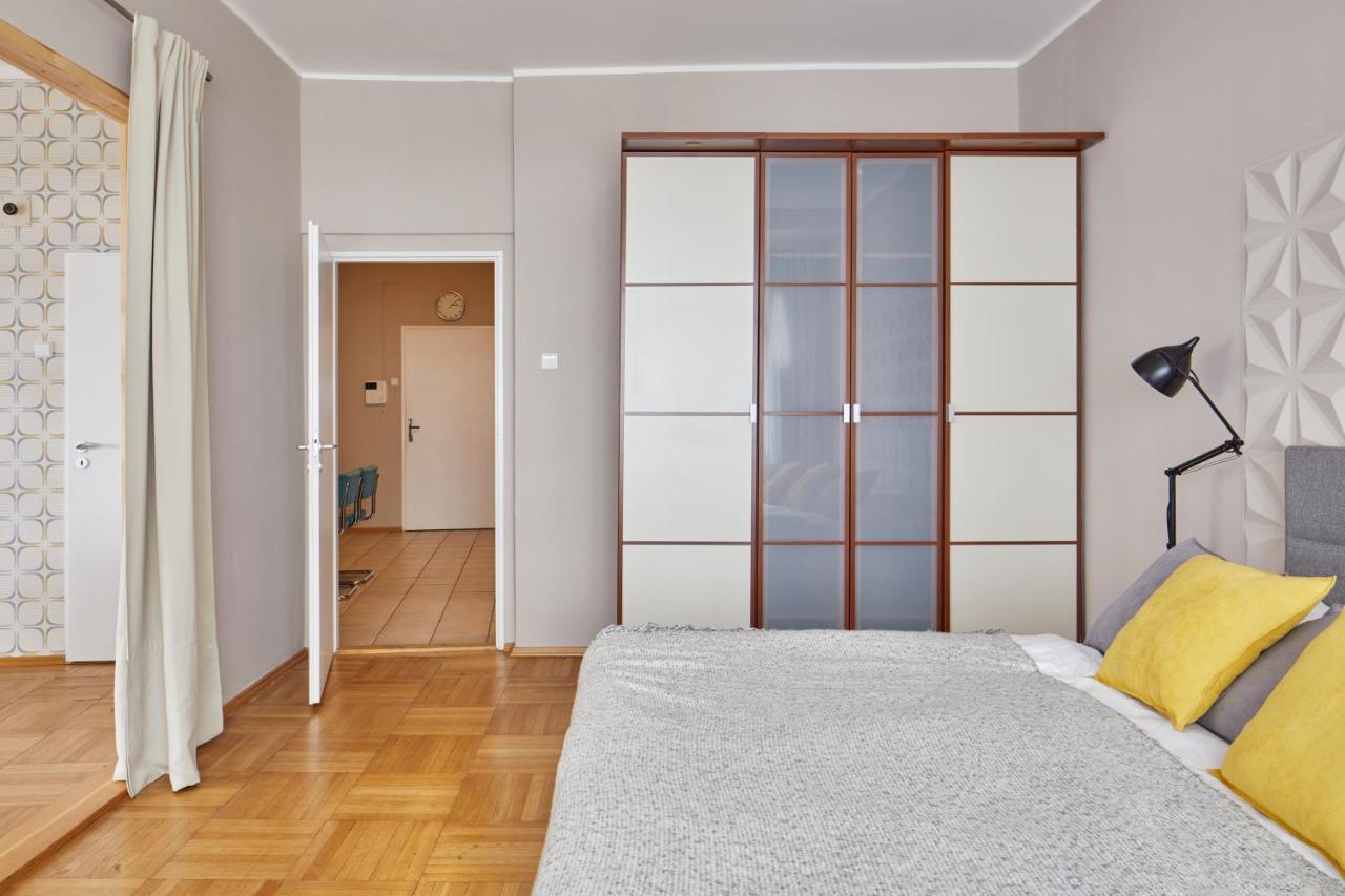 Prague Days - Modern Apt W Retro Elements - New Town エクステリア 写真