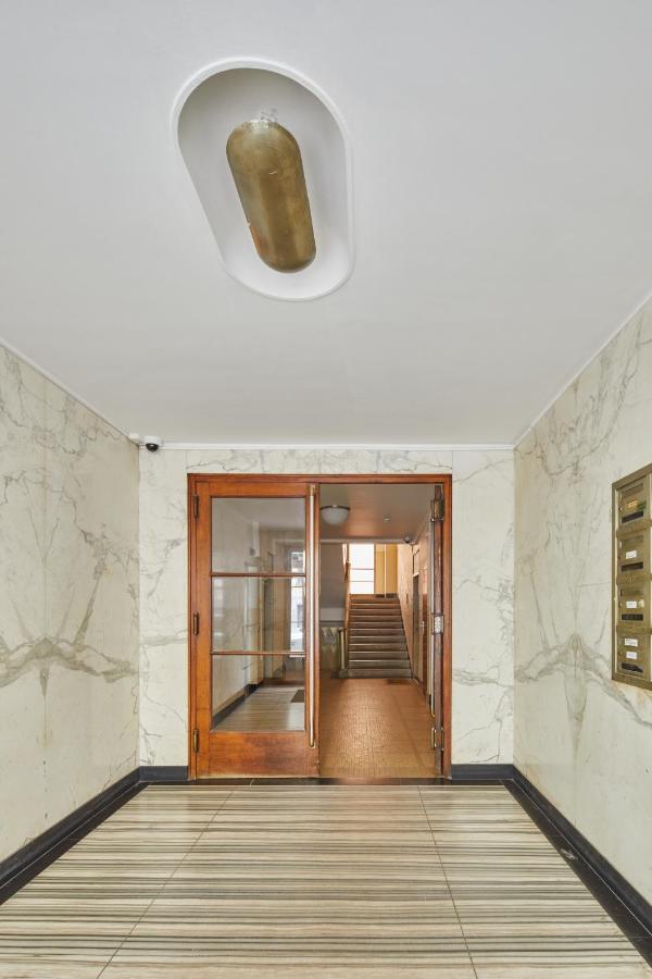 Prague Days - Modern Apt W Retro Elements - New Town エクステリア 写真