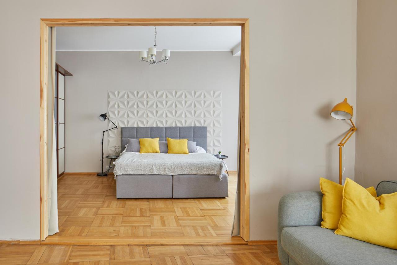 Prague Days - Modern Apt W Retro Elements - New Town エクステリア 写真
