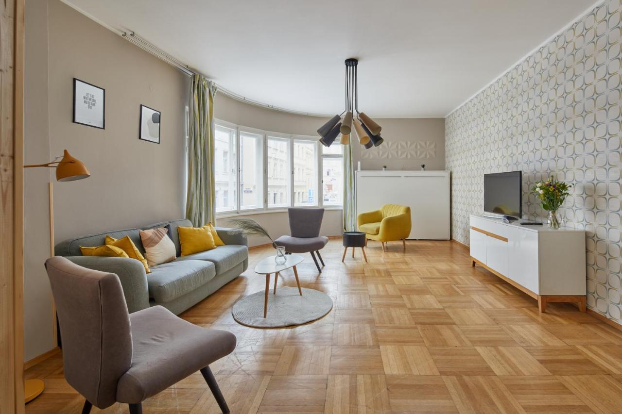 Prague Days - Modern Apt W Retro Elements - New Town エクステリア 写真