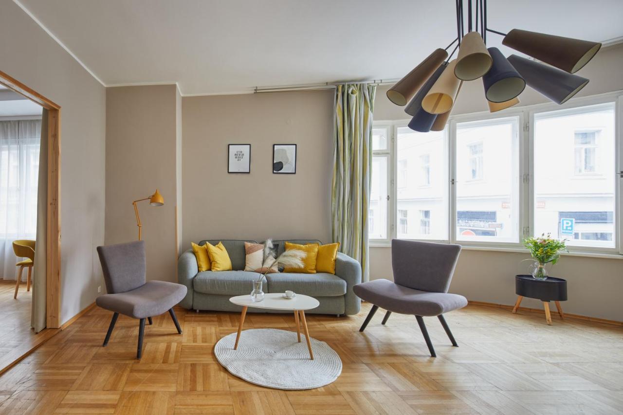 Prague Days - Modern Apt W Retro Elements - New Town エクステリア 写真