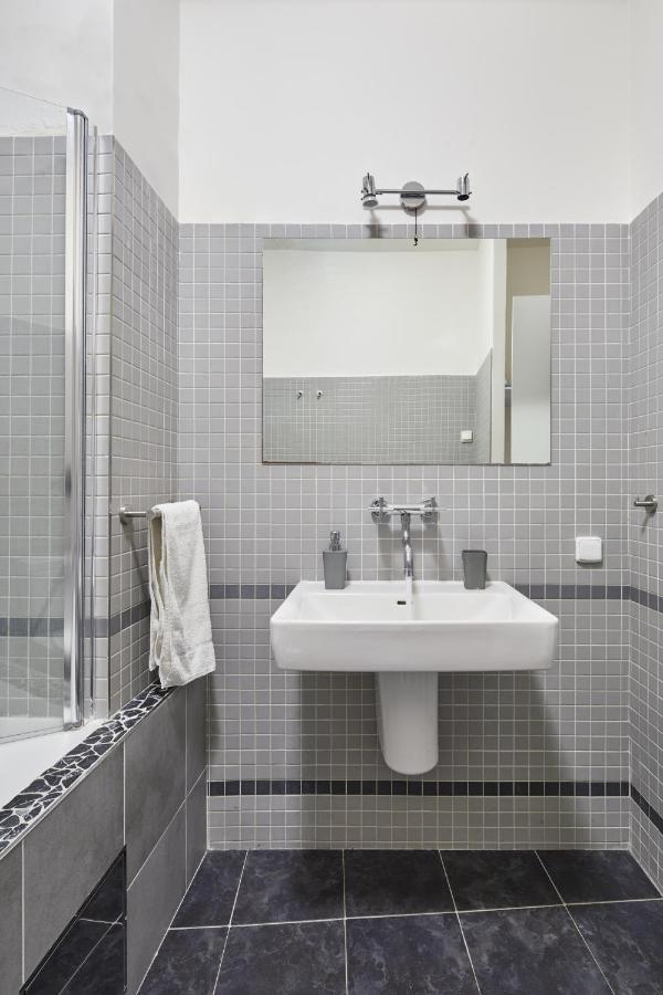 Prague Days - Modern Apt W Retro Elements - New Town エクステリア 写真