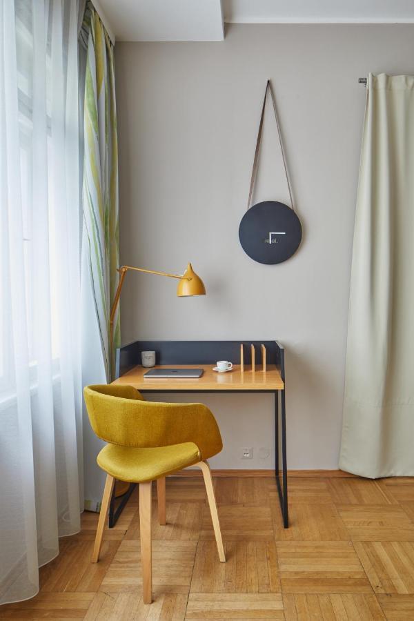 Prague Days - Modern Apt W Retro Elements - New Town エクステリア 写真